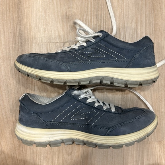 Grisport Ergo-Flex Cloe 8 size 7/eur 38 running shoes blue suede & white accents - Picture 2 of 8